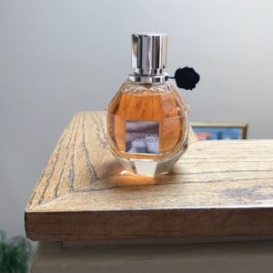 Viktor and Rolf, flowerbomb